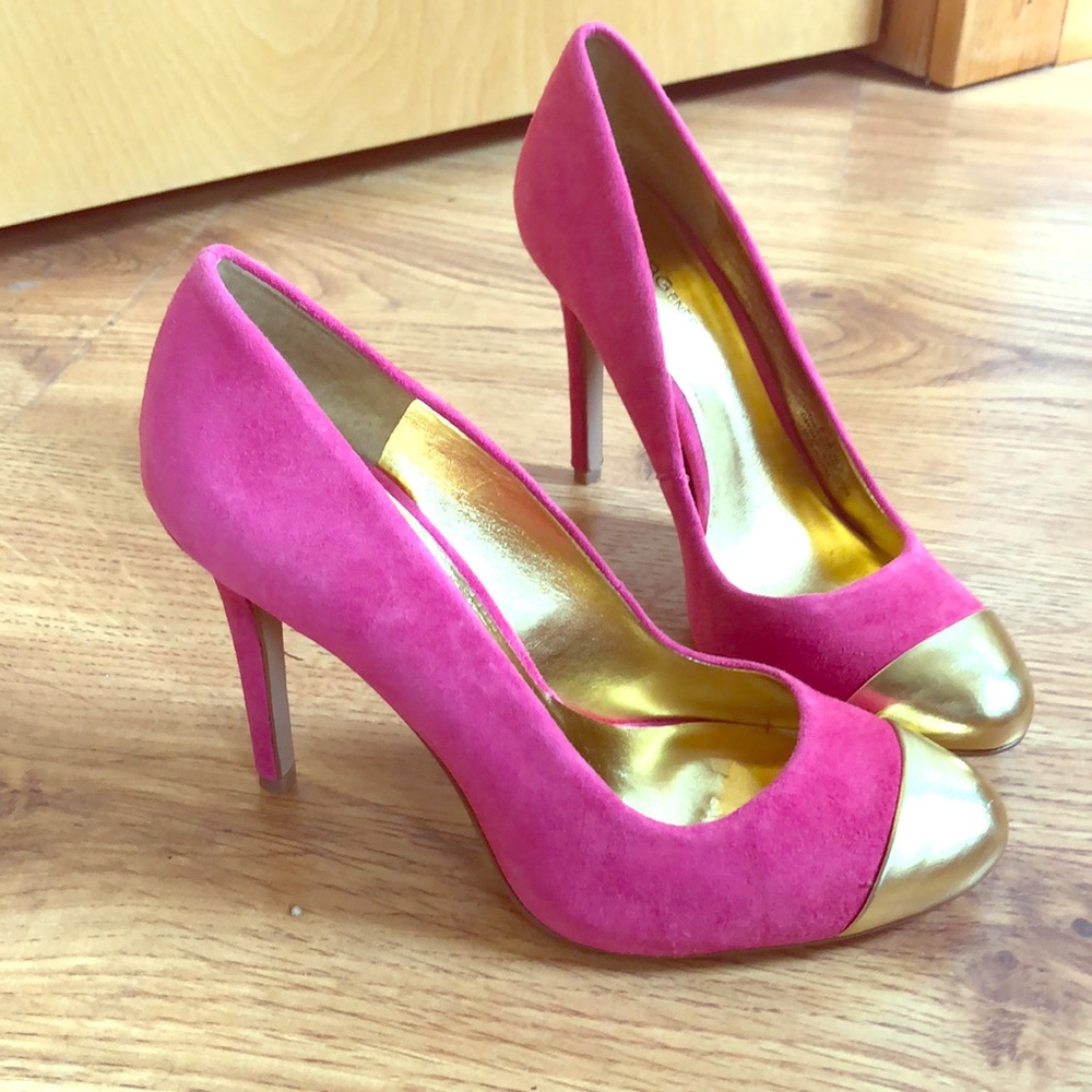 BCBGeneration Pink Pumps